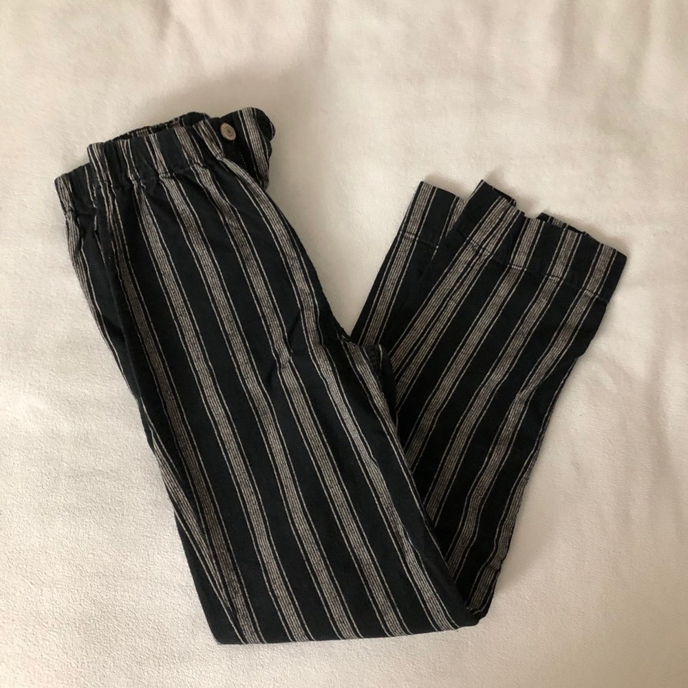 Brandy Melville black and gray tildens